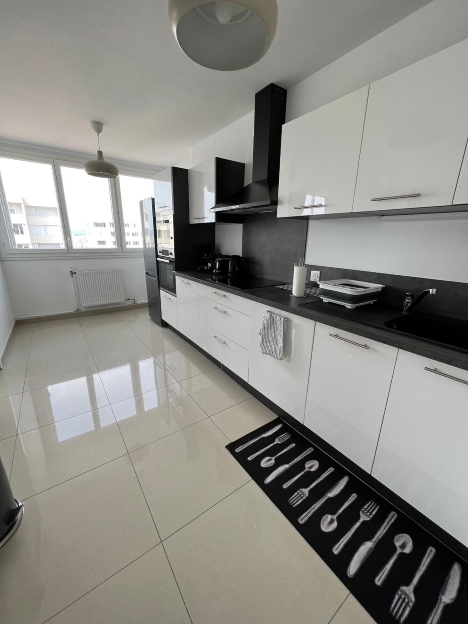 Super 4 Pieces Refait A Neuf Apartment Вильорбан Екстериор снимка