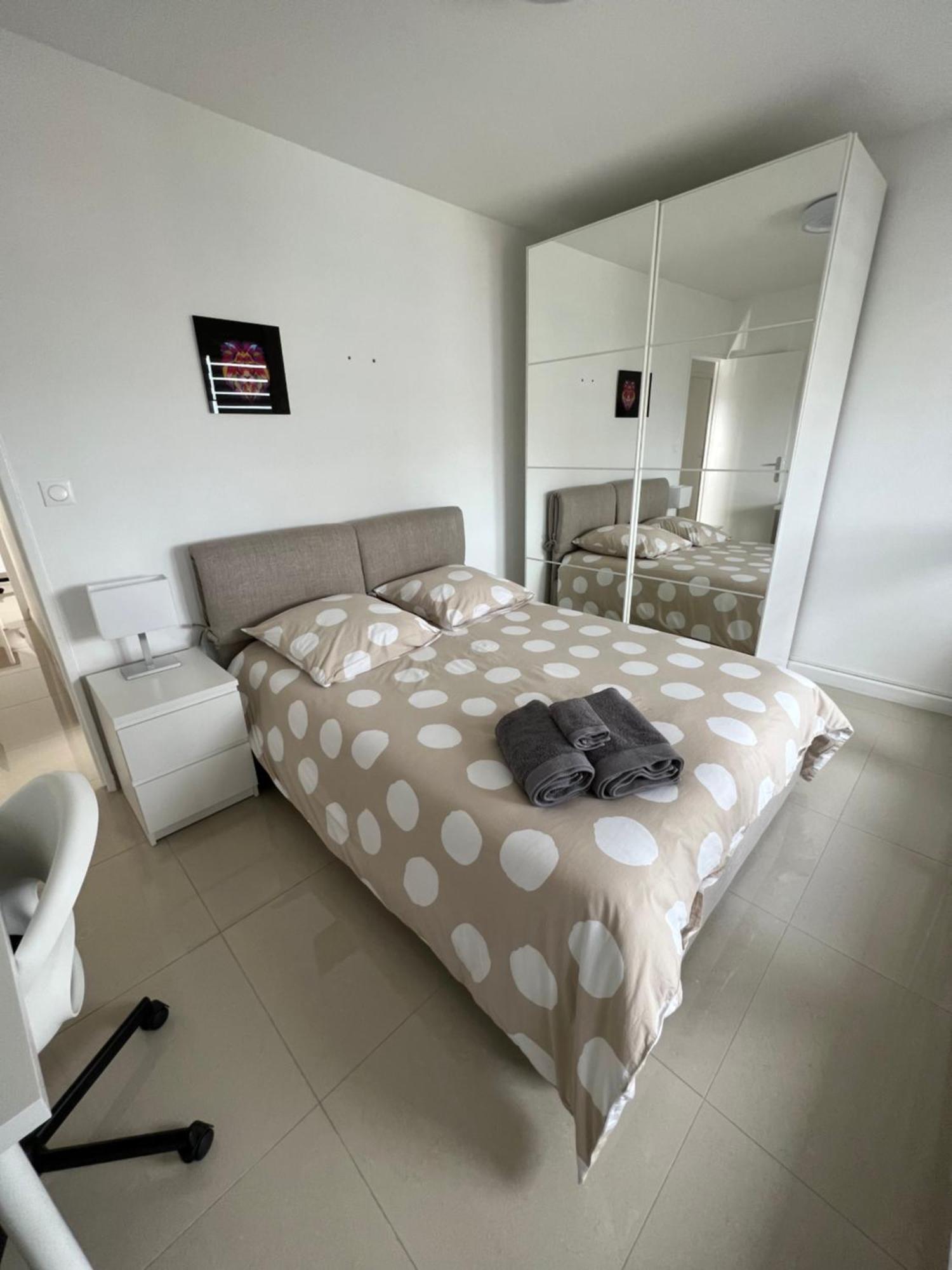 Super 4 Pieces Refait A Neuf Apartment Вильорбан Екстериор снимка